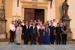 126._Pred_kostelem_sv.Petra_a_Pavla